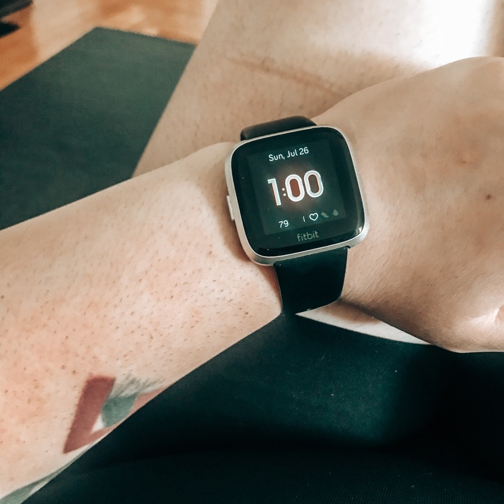 Fitbit Versa Lite with charger and 2 bands